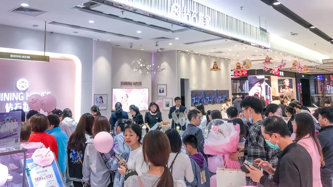入局新零售、私域月銷400萬，60%線上成交只靠1個爆品！